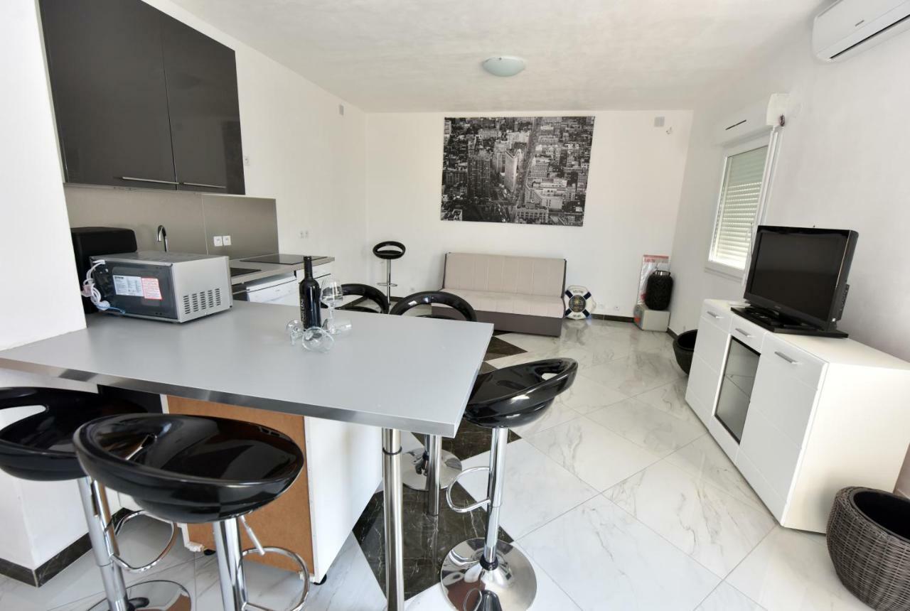 Apartmani Ivan V RELAX Vodice Buitenkant foto